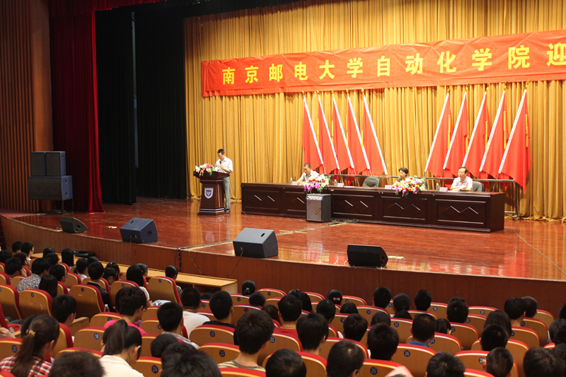 JOJO漫画
2011级新生入学教育圆满结束2